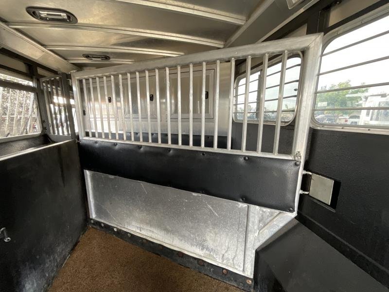 PRE-OWNED_2014_Logan_Coach_RAZ4GNHDLQ_4_Horse_Razor_GN_Horse_TrailerWITH_WALK_IN_CLOSET_7TcFbE2lxhsa.jpg