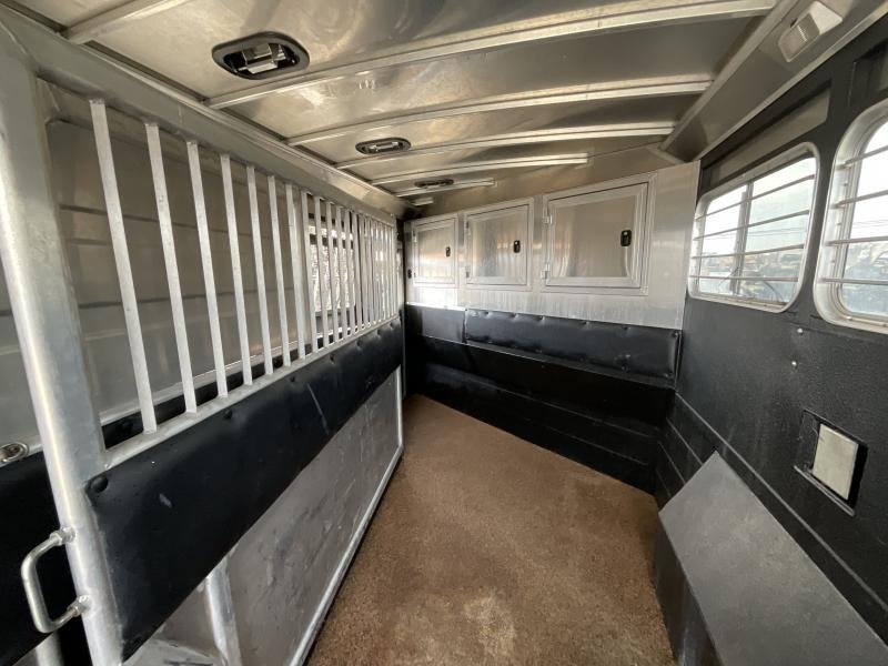 PRE-OWNED_2014_Logan_Coach_RAZ4GNHDLQ_4_Horse_Razor_GN_Horse_TrailerWITH_WALK_IN_CLOSET_jnL2g4tewc41.jpg